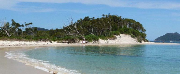 Hawks Nest - beach at Port Stephens